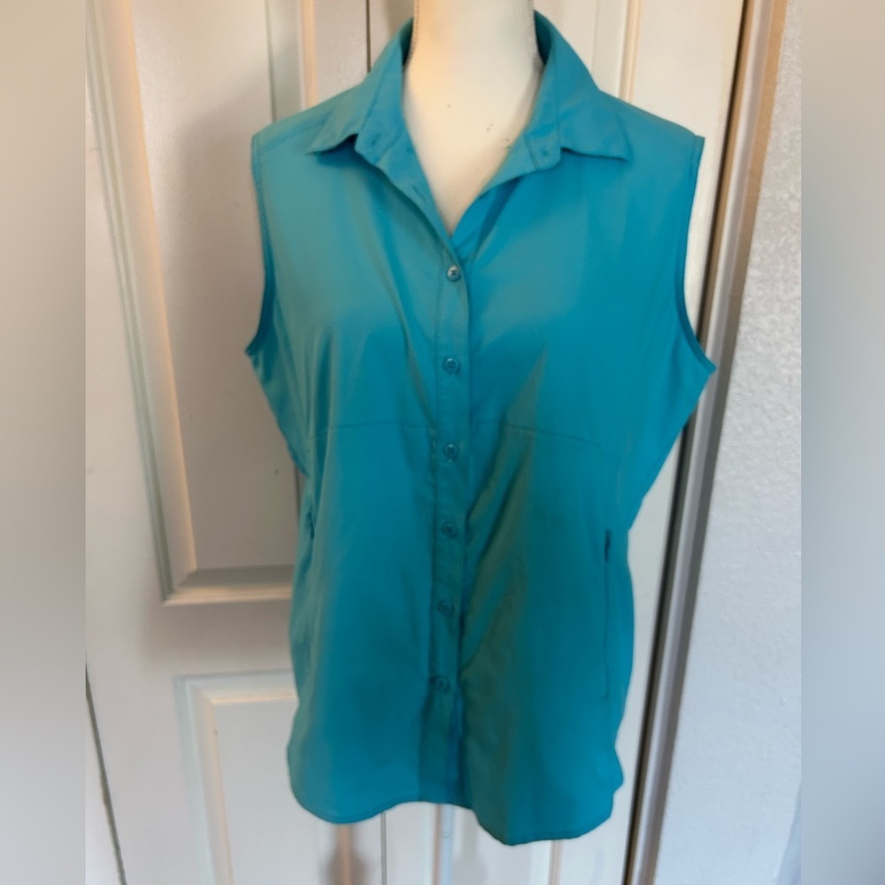 Magellan Vented Button Up Sleeveless Blouse Zipper Vented Pockets Blue Size XL